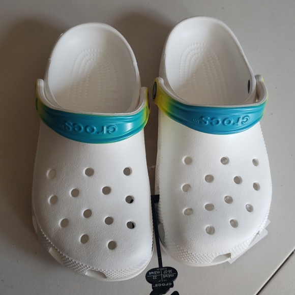 crocs pop strap